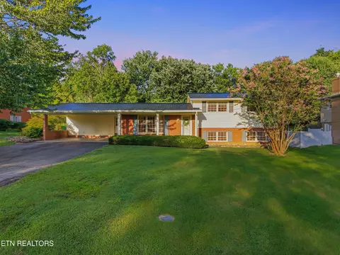 521 Oak St, Morristown, TN 37813