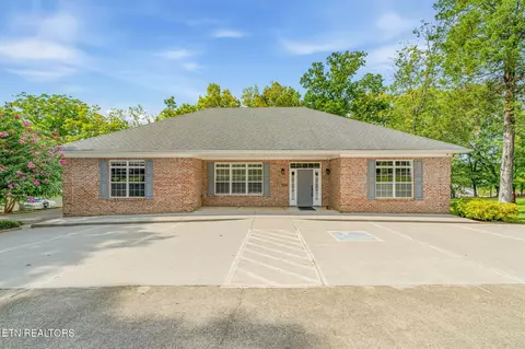 6875 Lakeview Rd, Lenoir City, TN 37772