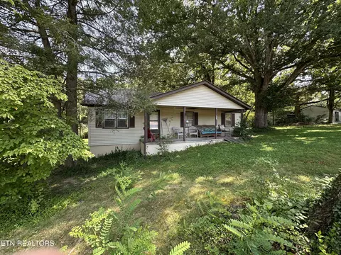 160 Ivy Ave, Crossville, TN 38555