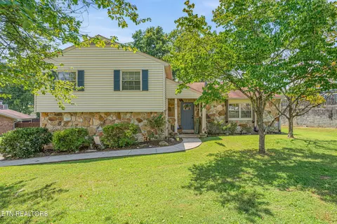 809 Montvue Ave, Kingston, TN 37763