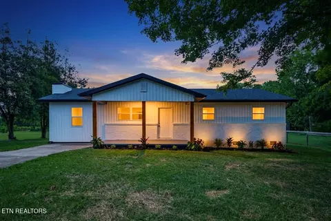 5000 Martel Rd, Lenoir City, TN 37772