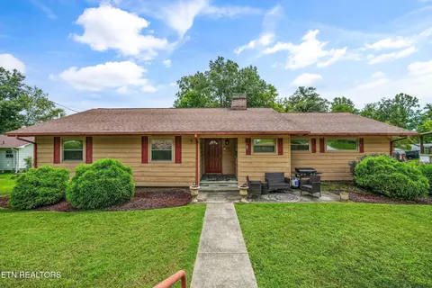109 Cahill Ln, Oak Ridge, TN 37830