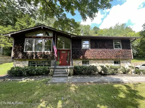 1015 Buckthorn Dr, Knoxville, TN 37912