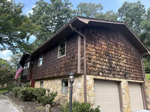 1015 Buckthorn Dr, Knoxville, TN 37912