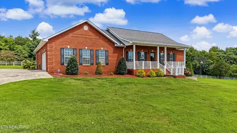 3430 Summer Dr, Friendsville, TN 37737
