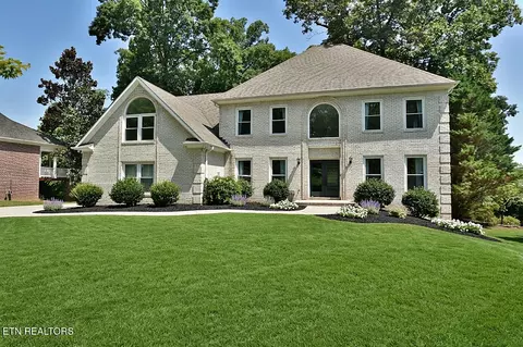 140 Windswept Dr, Lenoir City, TN 37772