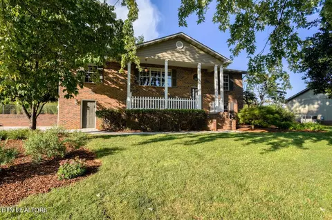 3814 Dovefield Ct, Louisville, TN 37777