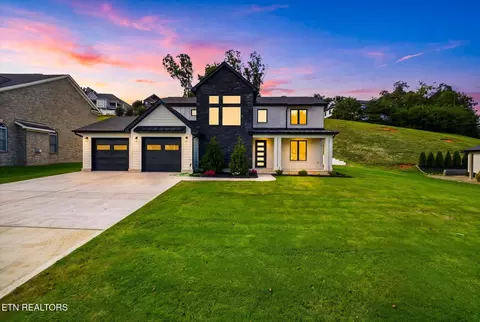 10237 Autumn Valley Ln, Knoxville, TN 37922