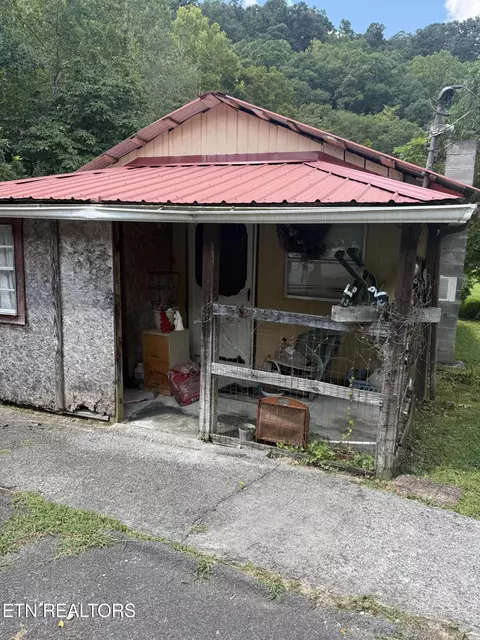 Exterior - 353 Cotula Rd, Duff, TN 37729 photo 6 of 8
