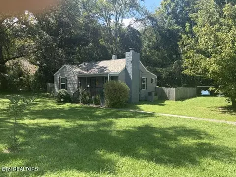 2323 Brown Rd, Knoxville, TN 37920