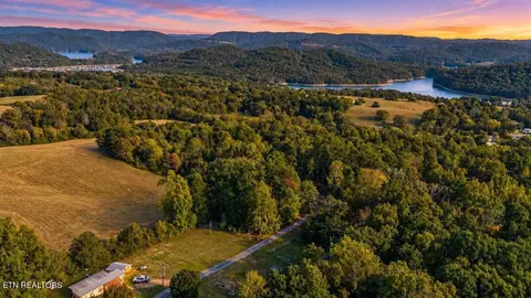Center Lane, New Tazewell, TN 37825