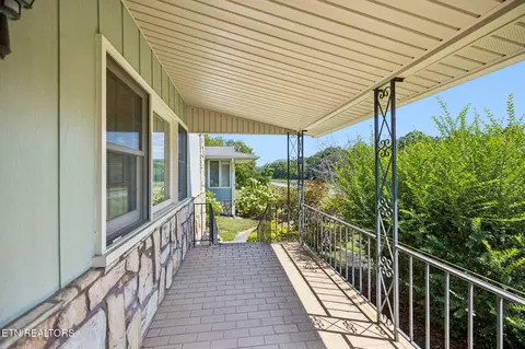 Exterior - 8005 Corryton Luttrell Rd, Corryton, TN 37721 photo 5 of 11