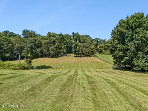 Exterior - 8005 Corryton Luttrell Rd, Corryton, TN 37721 photo 2 of 11