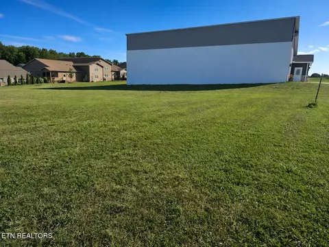 20 Juniper Ln, Crossville, TN 38555