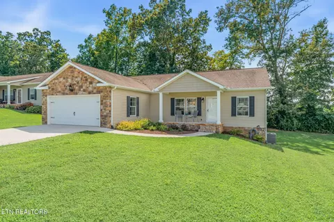 660 Alexis Ln, Lenoir City, TN 37772