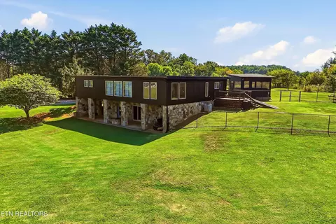 683 Clearview Dr, Maryville, TN 37801
