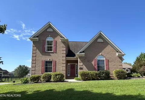 292 Leeward Way, Lenoir City, TN 37772
