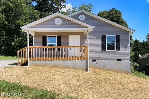 6710 Kern Rd, Knoxville, TN 37918