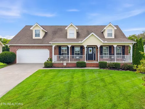 945 Carter Springs Dr, Maryville, TN 37801