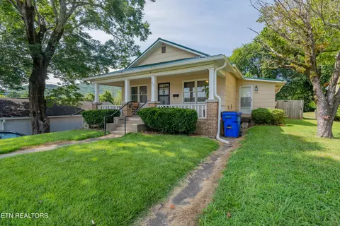 213 Devonia St, Harriman, TN 37748