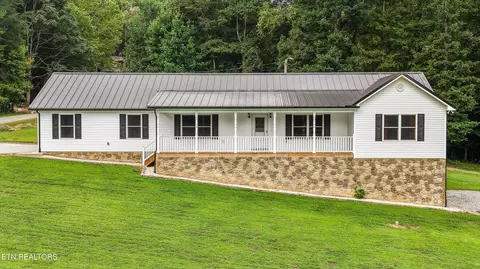 1220 Cougar Tr, Del Rio, TN 37727