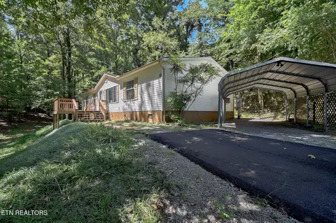 351 Lake Forest Dr, Lenoir City, TN 37772