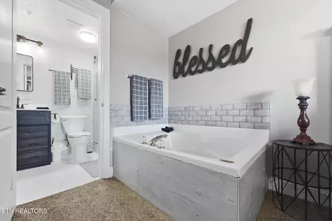 Bath - 818 Golf View Blvd UNIT 1401, Pigeon Forge, TN 37863 photo 1 of 2