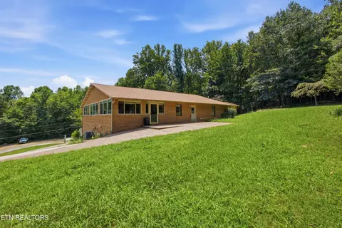 312 Woolsey Rd, Harriman, TN 37748