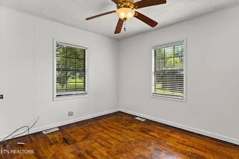 Bedroom - 170 Dotson Rd, Greenback, TN 37742 photo 4 of 9