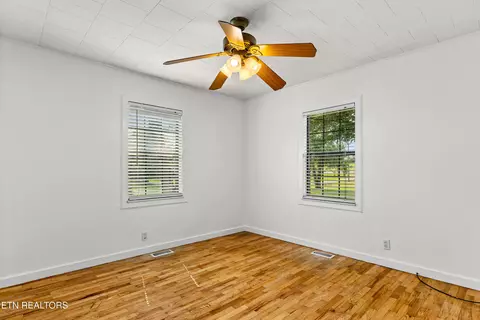 Bedroom - 170 Dotson Rd, Greenback, TN 37742 photo 7 of 9
