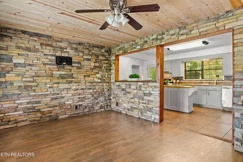 Living - 170 Dotson Rd, Greenback, TN 37742 photo 1 of 4