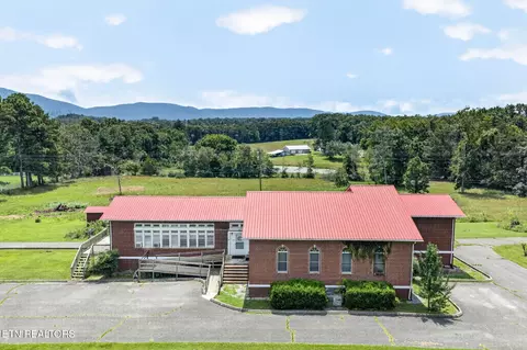 10174 Vandever Rd, Crossville, TN 38572