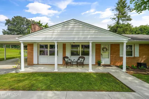 103 Iona Cir, Oak Ridge, TN 37830