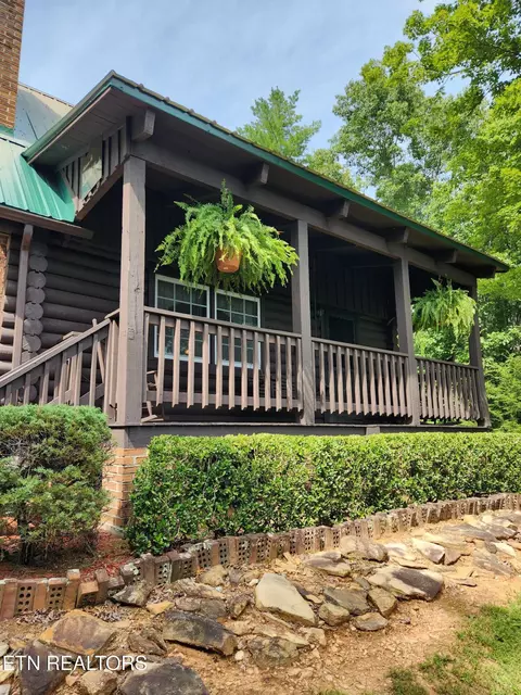 1695 Cane Creek Mountain Rd, Tellico Plains, TN 37385