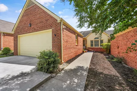 8430 Woodbend Tr, Knoxville, TN 37919
