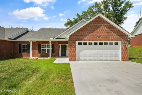 1058 Patriots Lndg, Dandridge, TN 37725