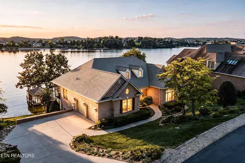 120 Coyatee Point Dr, Loudon, TN 37774
