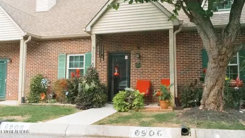 6906 Kings Crossing Way, Knoxville, TN 37918