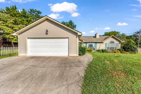 5817 Shelley Dr, Knoxville, TN 37909