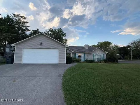 5817 Shelley Dr, Knoxville, TN 37909