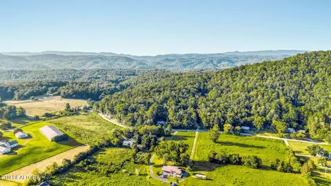 View/Area - 733 Cavern Rd, Townsend, TN 37882 photo 2 of 2