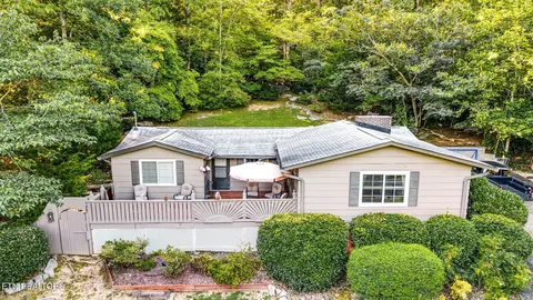 Exterior - 733 Cavern Rd, Townsend, TN 37882 photo 10 of 20