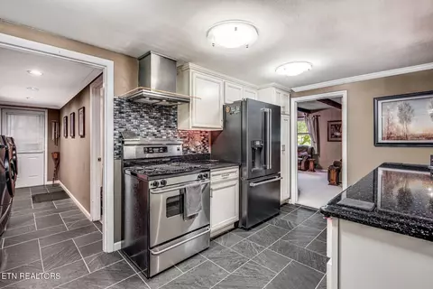 Kitchen - 733 Cavern Rd, Townsend, TN 37882 photo 7 of 7
