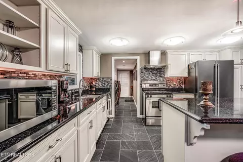 Kitchen - 733 Cavern Rd, Townsend, TN 37882 photo 1 of 7