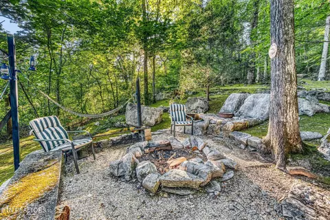 Exterior - 733 Cavern Rd, Townsend, TN 37882 photo 14 of 20