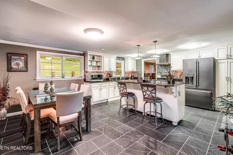 Kitchen - 733 Cavern Rd, Townsend, TN 37882 photo 4 of 7