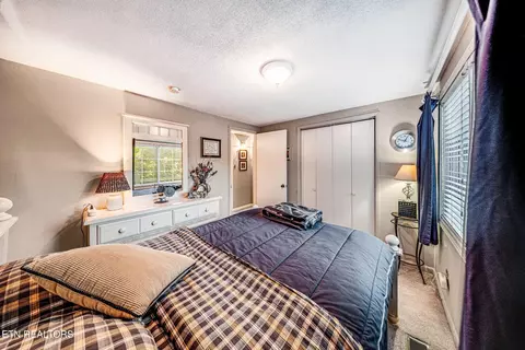 Bedroom - 733 Cavern Rd, Townsend, TN 37882 photo 3 of 3