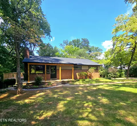108 Hickory Dr, Maryville, TN 37804