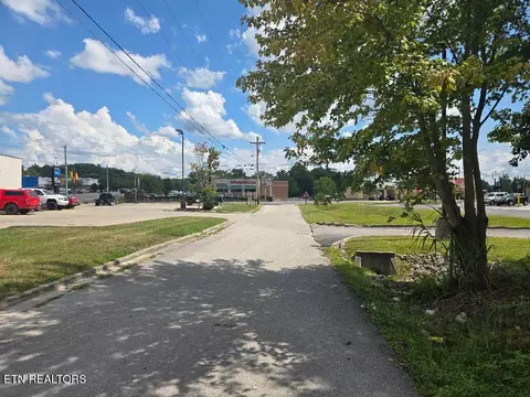 Exterior - 131 Duncan Ln, Oneida, TN 37841 photo 3 of 3