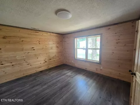 Bedroom - 131 Duncan Ln, Oneida, TN 37841 photo 2 of 2